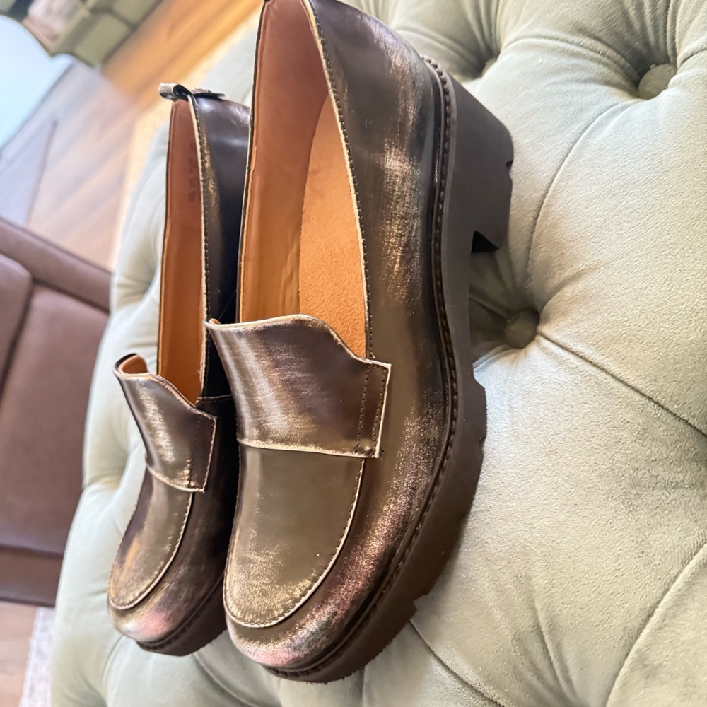 Naturalizer lug style loafer